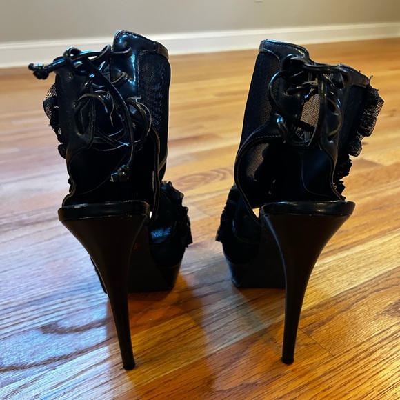 Embellished Flower Black Mesh Bootie Colin Stuart size 9 - Picture 7 of 9